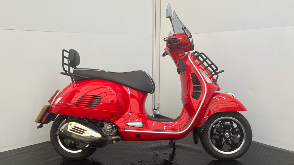 Used Piaggio Vespa GTS 300 HPE Super RST22 (22MY) for Sale